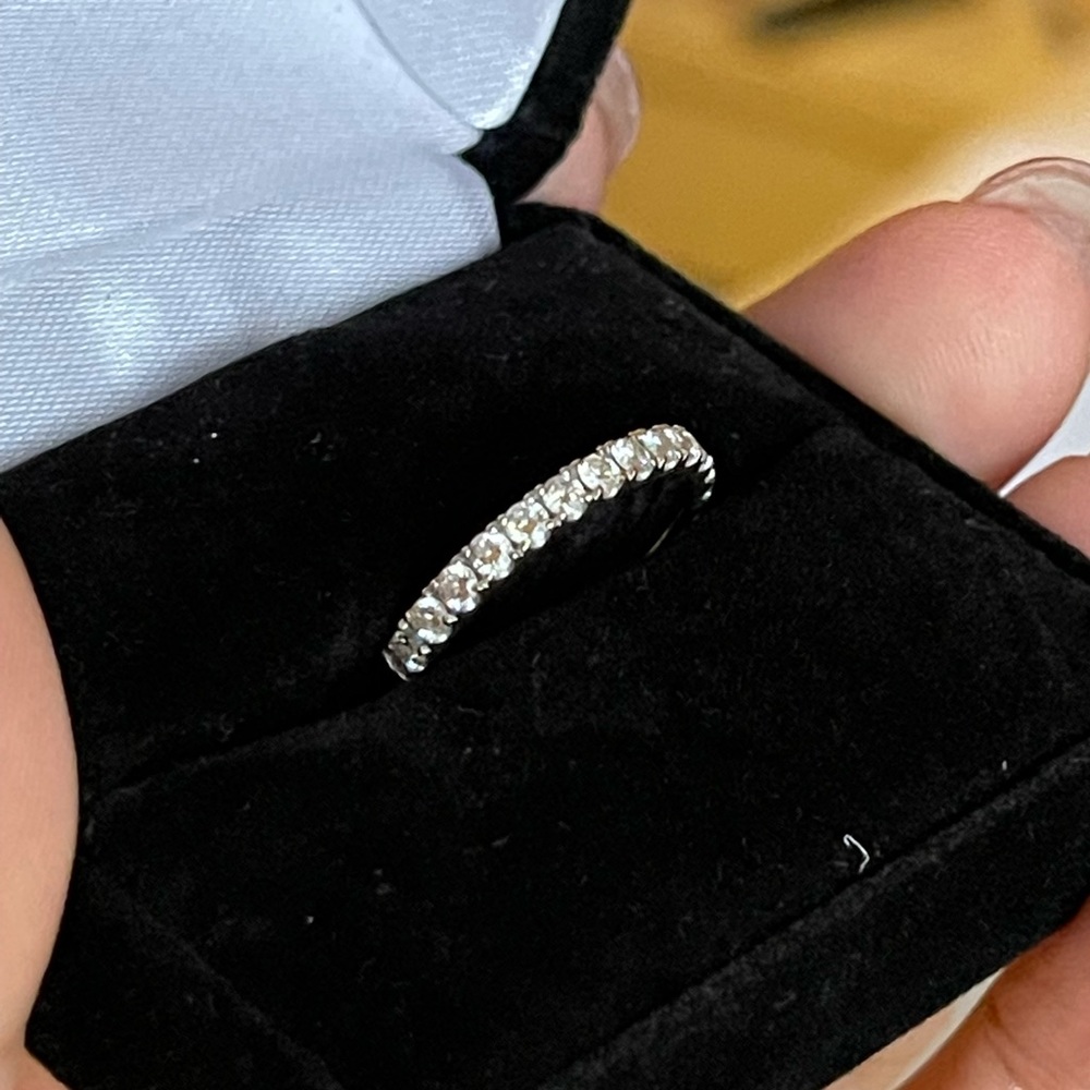 18k white gold diamond ring